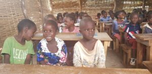 Lire la suite à propos de l’article Nos bénévoles visitent un village en Guinée et découvrent l&rsquo;école
